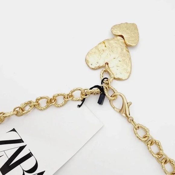Zara limited eidtion metallic heart belt you cannot miss
| Single piece ? main image 7